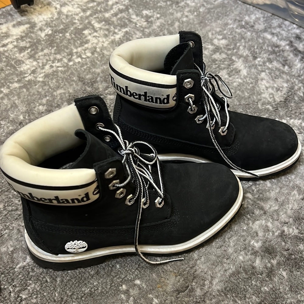 Black & white timberland boots size 6